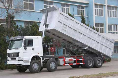 國內(nèi)首輛鋁合金自卸車青島下線