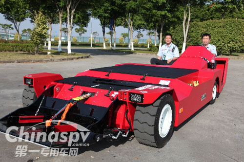 廣州白云機場引進新牽引車