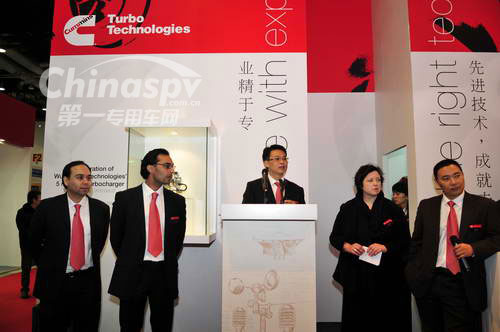 領(lǐng)導(dǎo)團(tuán)隊(duì)在答記者問