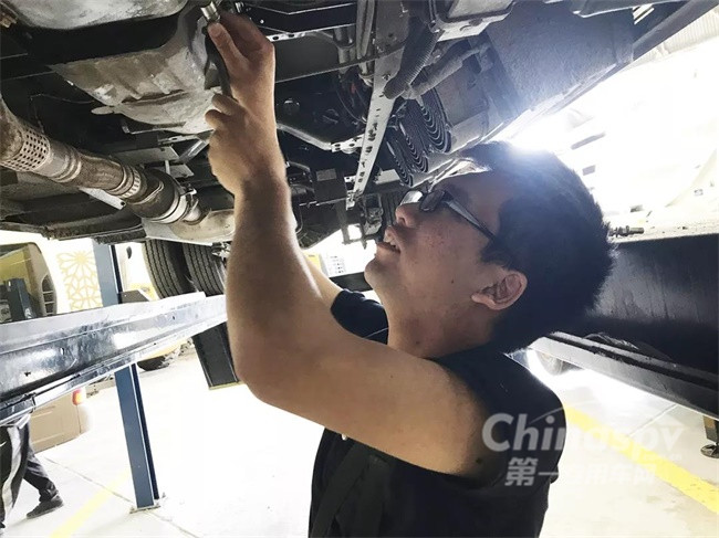 金旅校車科威特技術維護團隊