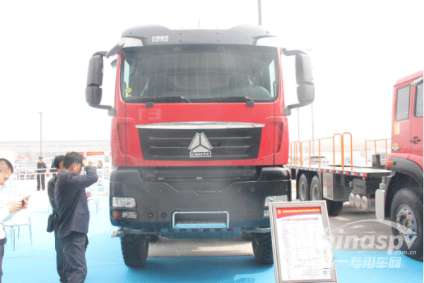 破冰之旅 重汽泰安五岳推出壓裂車