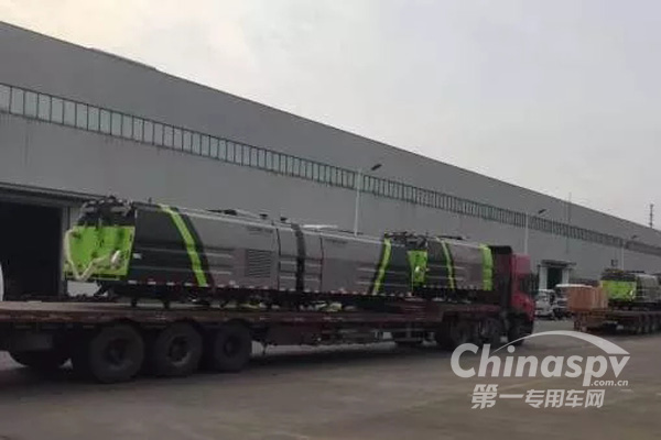 中聯(lián)環(huán)境掃路車(chē)發(fā)往巴基斯坦