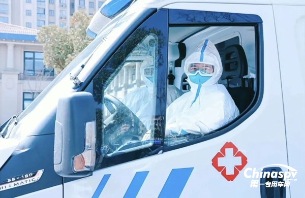 依維柯DAILY底盤改裝的救護車