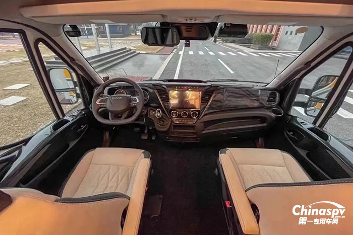 王牌飛躍，出色本色 搭載進口依維柯底盤戴德E途Pro Max震撼亮相