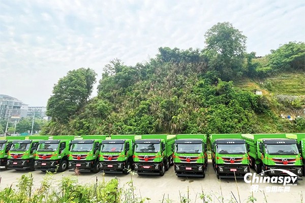 十年用車(chē) 就選紅巖，紅巖杰獅C6自卸車(chē)批量交付湖南懷化用戶(hù)