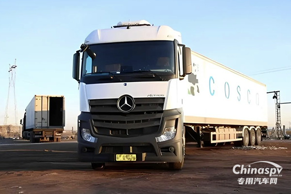 從“冷鏈村”到“奔馳村”，他們?yōu)楹芜x擇奔馳卡車？