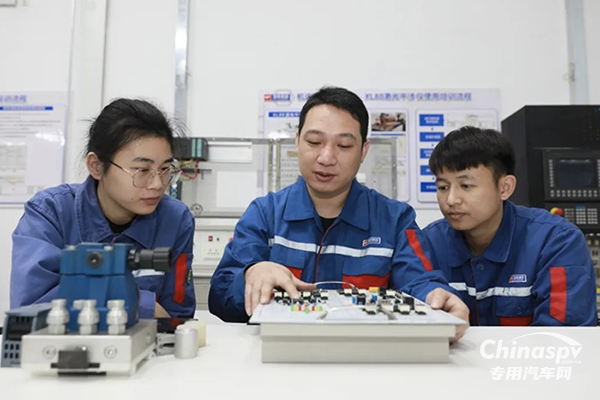 玉柴全國人大代表李海樺為內燃機產業(yè)高質量發(fā)展建言獻策