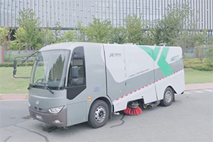 引領(lǐng)行業(yè)新風(fēng)潮，勁旅環(huán)境把洗掃車造成了大巴