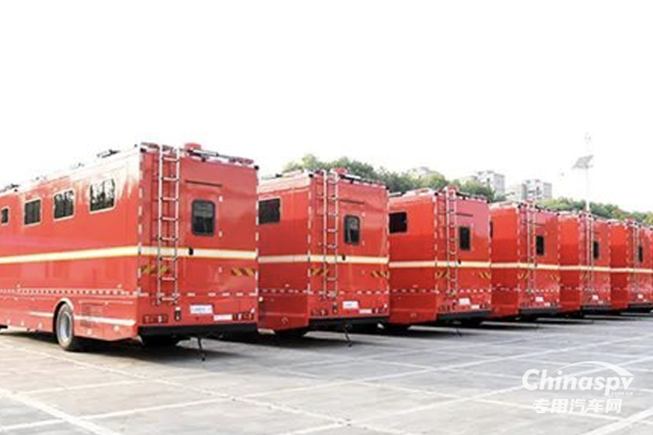 森源鴻馬舉行甘肅森林消防總隊(duì)宿營(yíng)車發(fā)車儀式