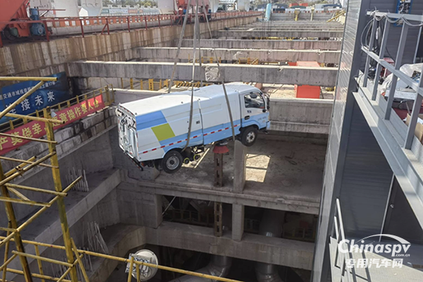 勞模工匠“跨界”合作擦出火花， 交大神舟定制“掃路神器”助企解難題