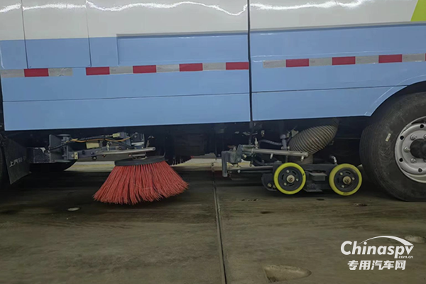 勞模工匠“跨界”合作擦出火花， 交大神舟定制“掃路神器”助企解難題