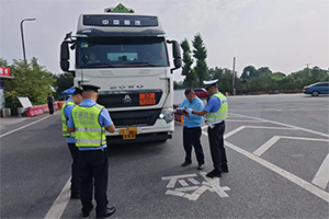 重拳出擊！成都聯(lián)合多部門開展成品油運輸“打非治違”專項整治行動