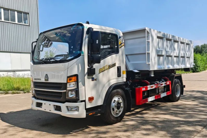 重汽五岳車箱可卸式垃圾車——地庫王：地庫垃圾清運的高效解決方案