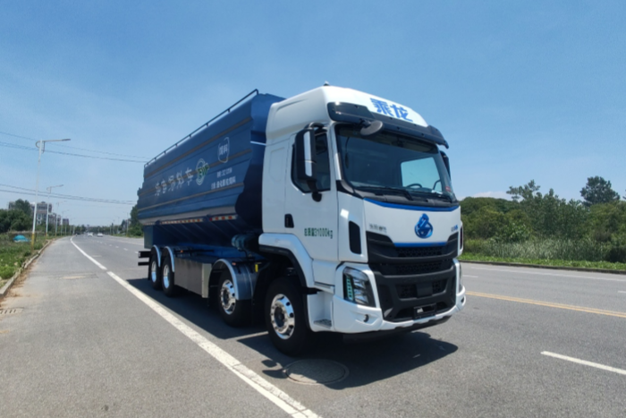 乘龍H5電動飼料車：省錢高效，助您“糧草”無憂