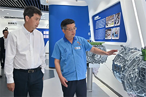 工信部副部長(zhǎng)熊繼軍到法士特調(diào)研