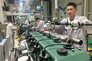 解放動(dòng)力總成事業(yè)部多戰(zhàn)線協(xié)同攻堅(jiān)戰(zhàn)高產(chǎn)