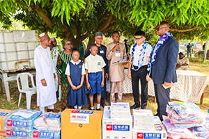 玉柴向尼日利亞小學捐贈教學物資