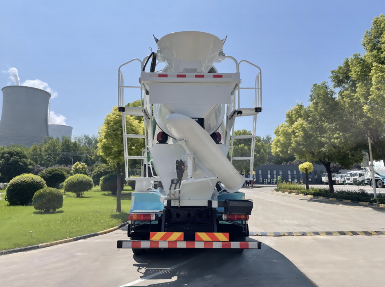 趁熱打鐵，霸氣出征!凌宇汽車秋天的第一次發(fā)車安排了！