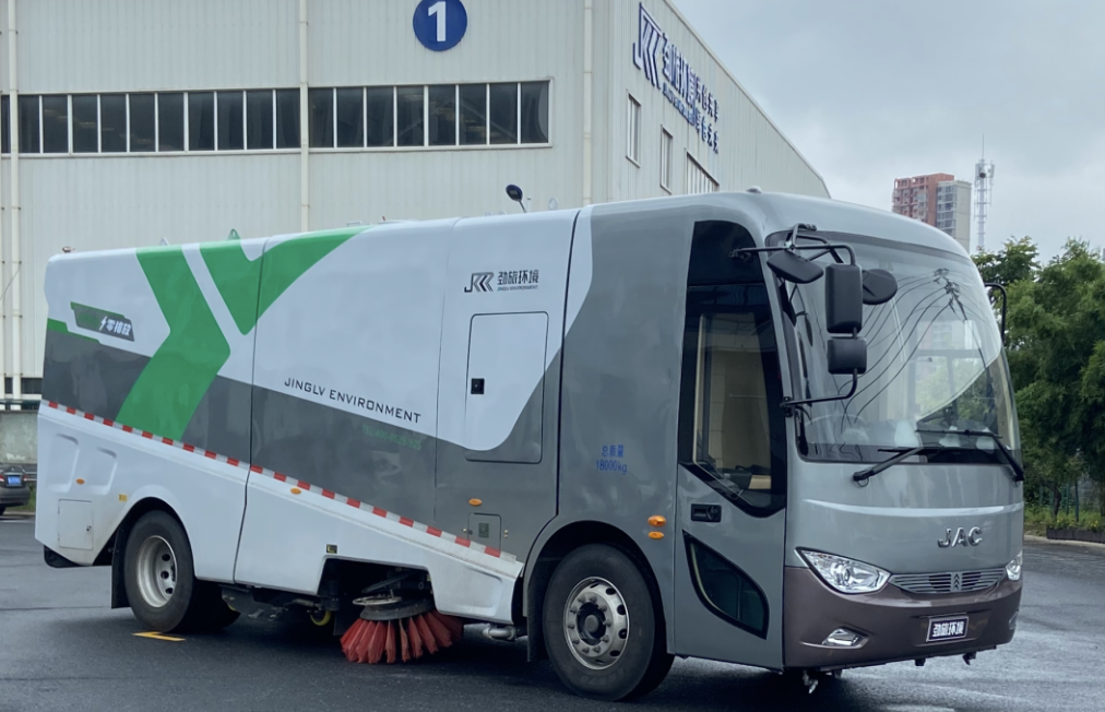智啟未來(lái)！江淮純電動(dòng)18T洗掃車閃亮登場(chǎng)！
