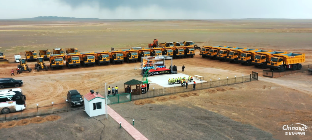 首批交付！20余臺徐工礦卡進駐蒙古國大型礦區(qū)