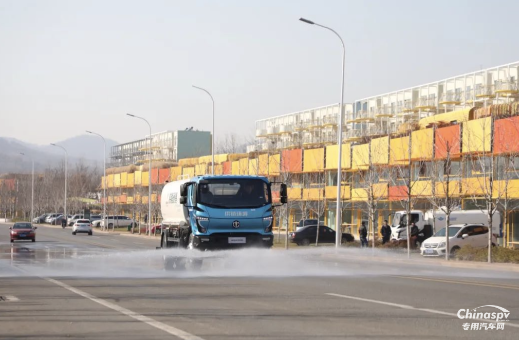 綠化噴灑車中的王牌 五征環(huán)?？萍?5方綠化噴灑車！