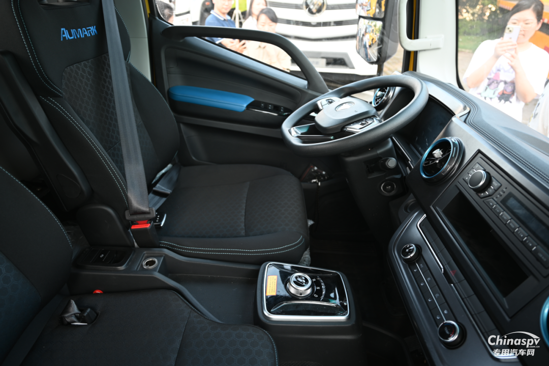 歐馬可為何被稱為“清障一哥”？看看這款車的實(shí)力你就明白了