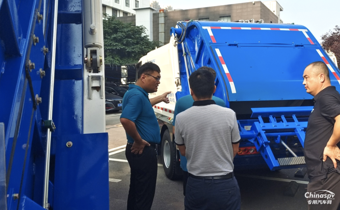 多拉又好 五征環(huán)?？萍籍a品推介會在鄭州市召開