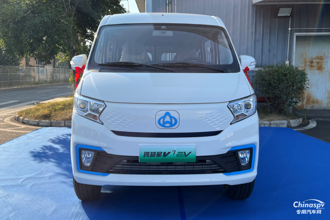 長安跨越星V7EV長續(xù)航版新車下線