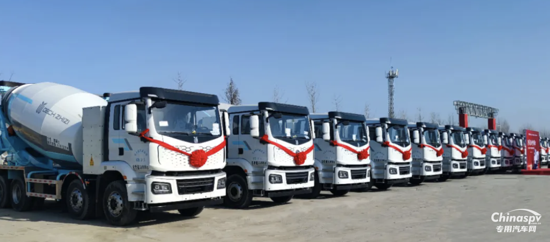 奮戰(zhàn)開(kāi)門(mén)紅 質(zhì)子汽車純電動(dòng)攪拌車批量交付河北