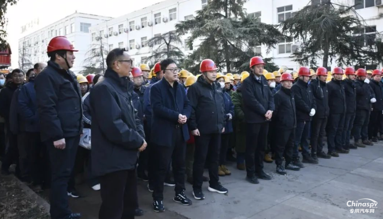 安全第一課！梁山中集東岳車輛有限公司2025年開工第一天，安全先行！