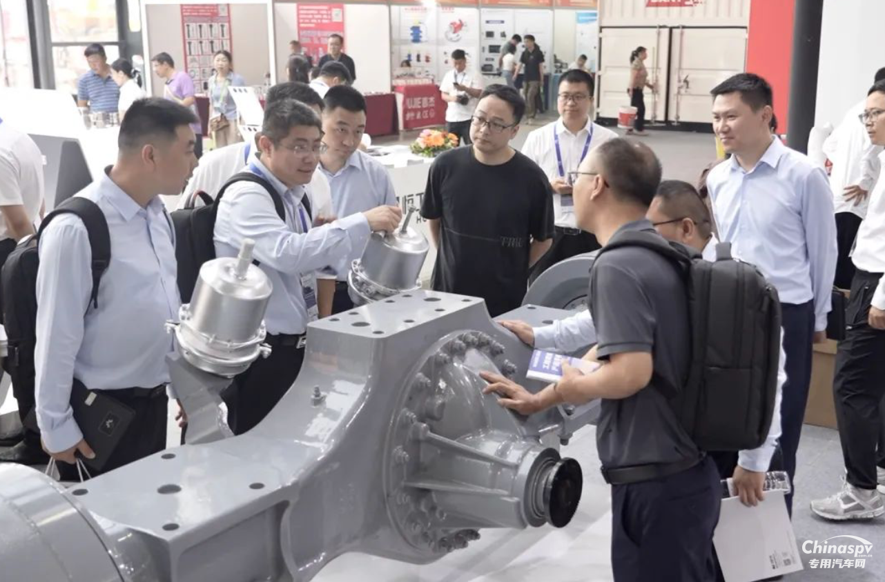 這陣容絕了！漢德車橋亮相第四屆國(guó)際工程機(jī)械展！