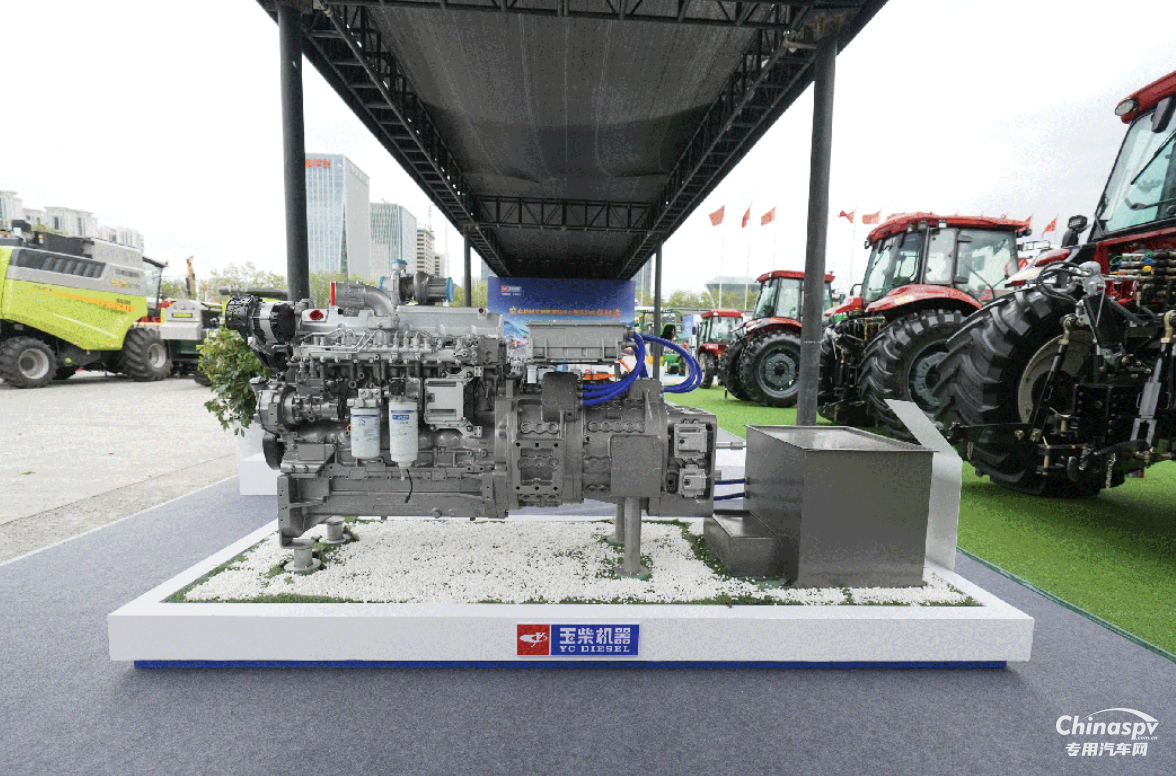 2025年5月25-27日，以“智能農(nóng)機賦能新質(zhì)生產(chǎn)力，科技引領(lǐng)農(nóng)業(yè)現(xiàn)代化”為主題的2025新疆國際農(nóng)業(yè)機械博覽會在新疆國際會展中心舉行。