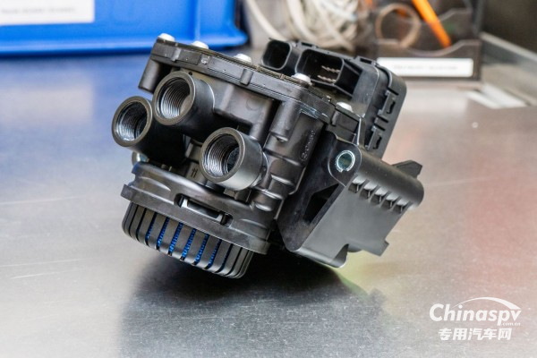 采埃孚：以創(chuàng)新驅(qū)動(dòng)多領(lǐng)域技術(shù)變革