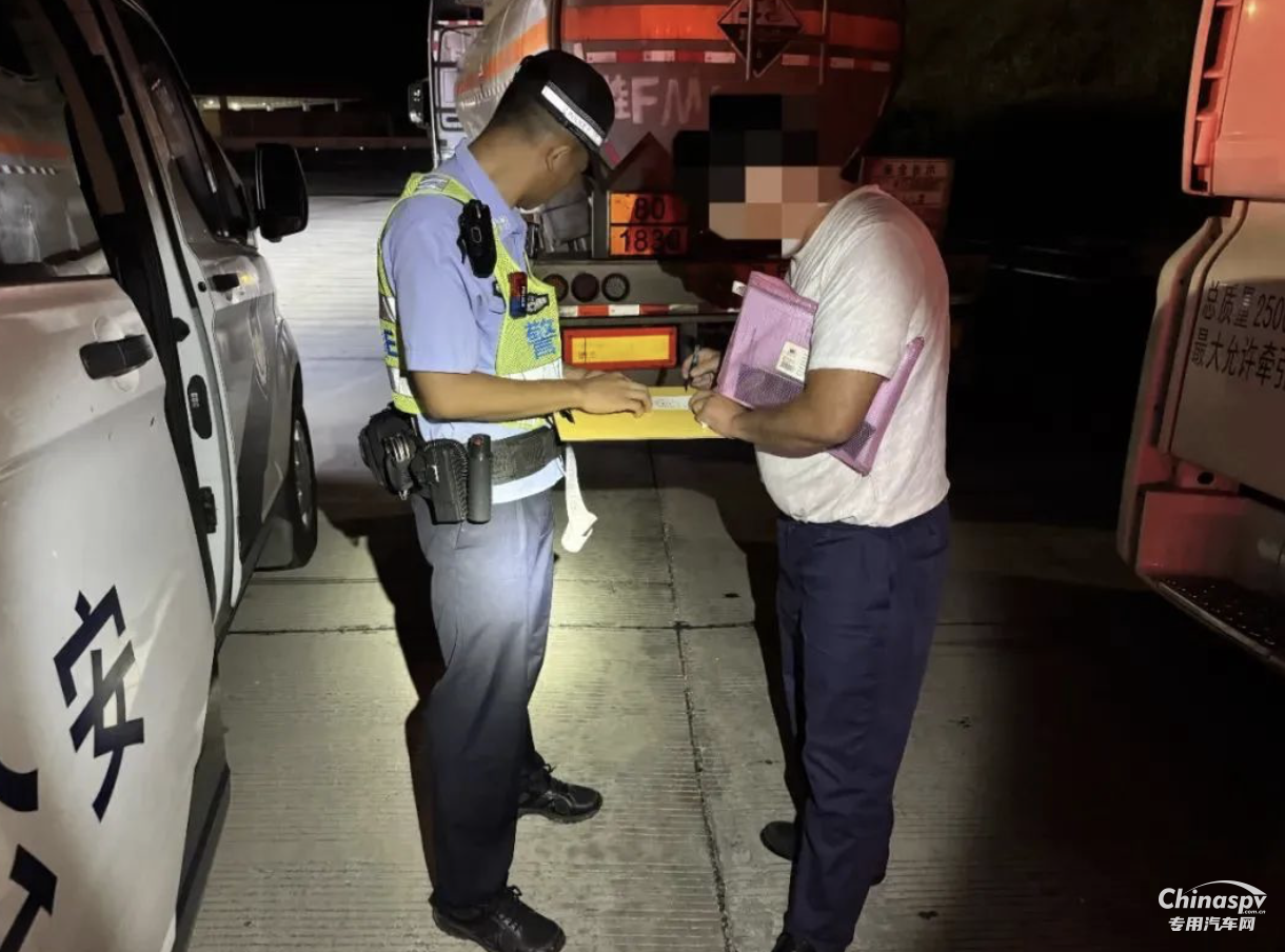 廣西一?；奋嚵璩俊瓣J禁”被攔下