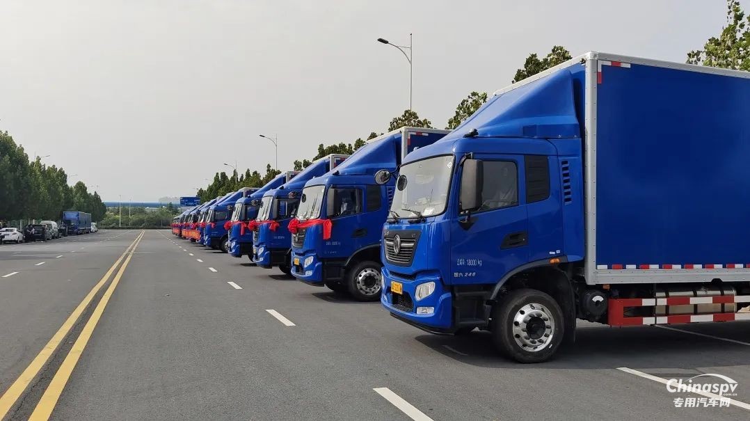 “雙百”交車儀式圓滿完成！東風(fēng)康明斯賦能德邦快遞新運(yùn)力