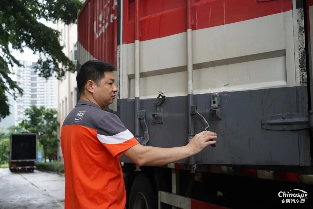 與時間賽跑！廣東肖師傅的高效之選：“有勁、省油、開不壞！”