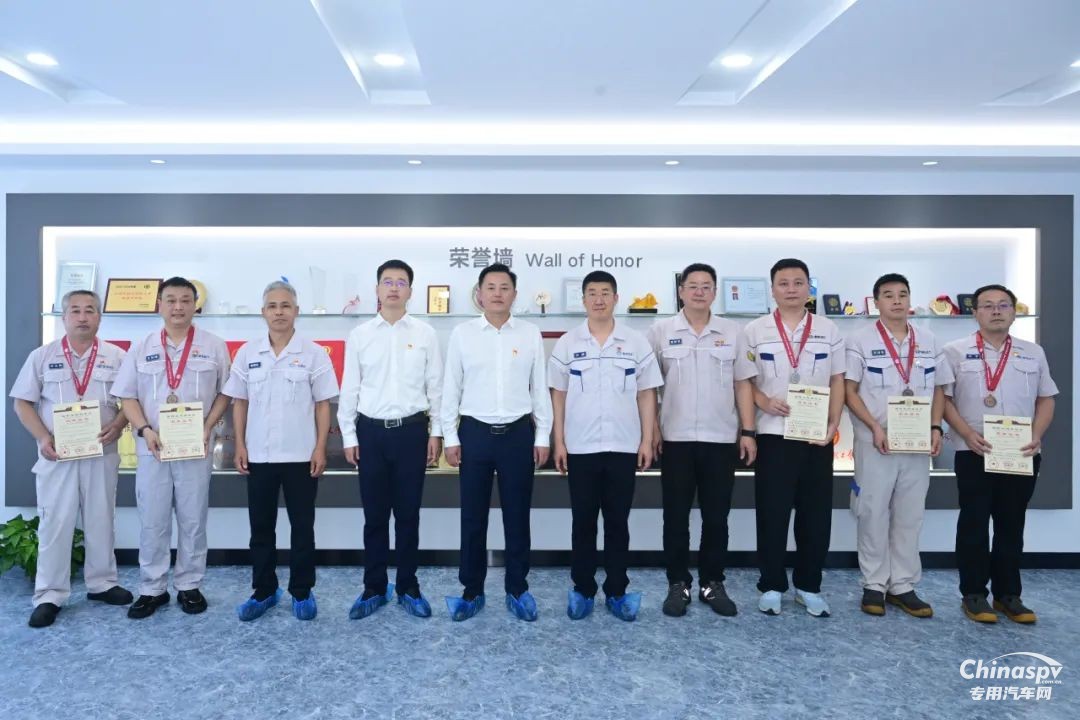 一汽解放GS280天然氣智慧動(dòng)力域CA6SV3下線