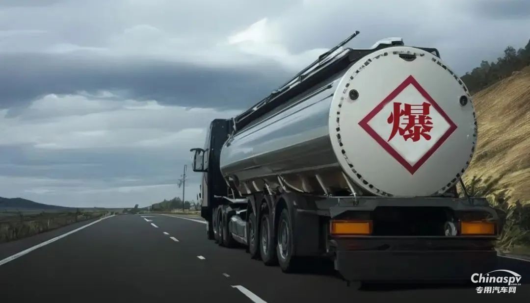 油罐車：多功能液體物質(zhì)儲存與運(yùn)輸工具