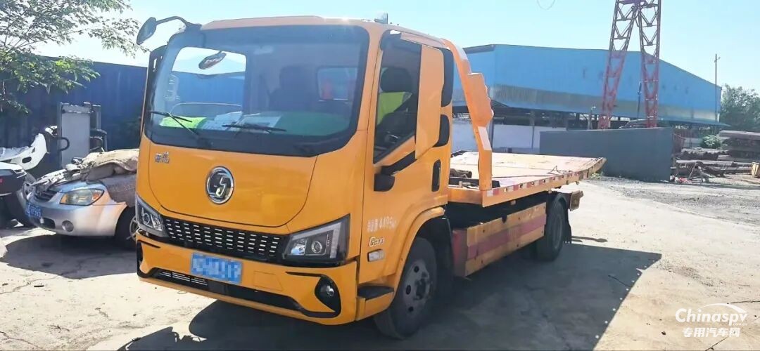 清障救援“不考慮其他車”！羅老板只認陜汽+康明斯