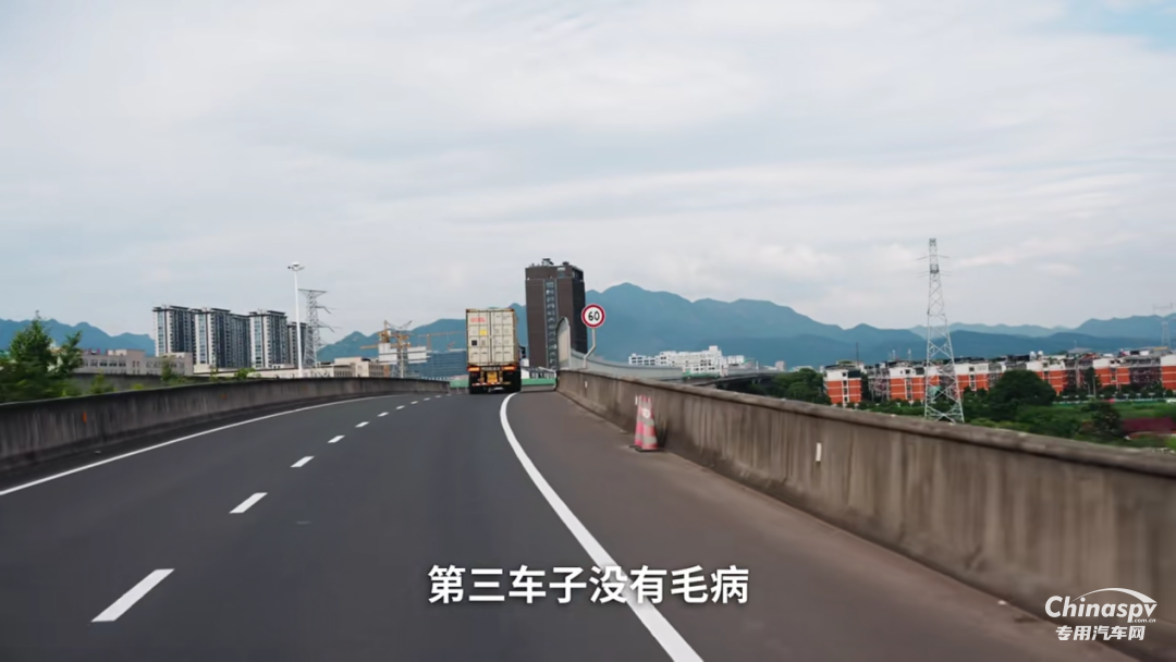 港口集裝箱運(yùn)輸“效率標(biāo)桿”，陜汽龍騏+康明斯發(fā)動(dòng)機(jī)自帶加速創(chuàng)富節(jié)奏！