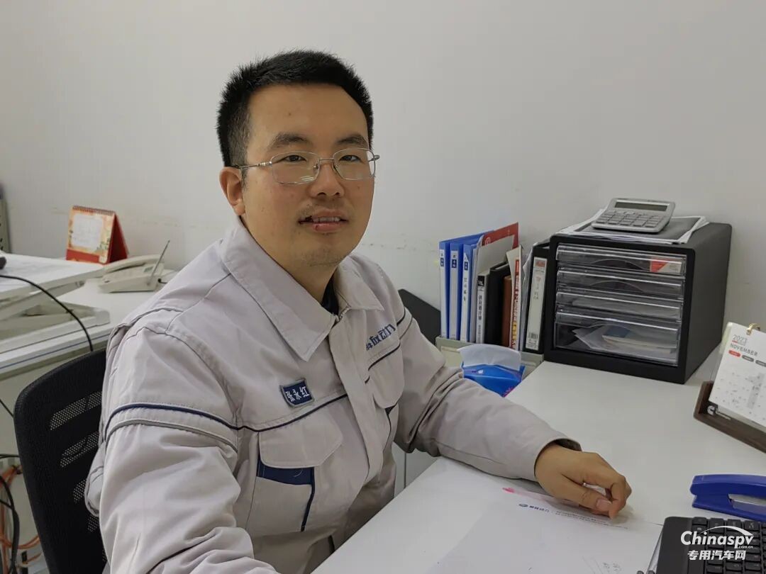 解放動(dòng)力：紅色引擎強(qiáng)動(dòng)能，黨員攻堅(jiān)勇爭先！