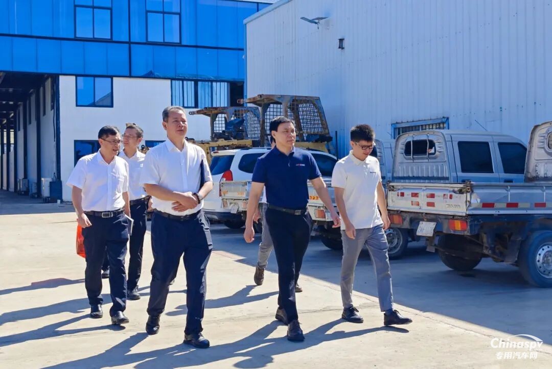 玉柴集團(tuán)李漢陽率隊(duì)走訪柬埔寨市場(chǎng)