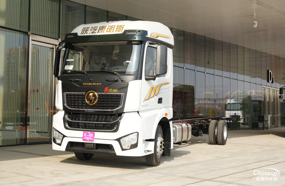 全域深耕 全景突破！西安康明斯閃耀陜汽重卡2026商務(wù)年會(huì)！