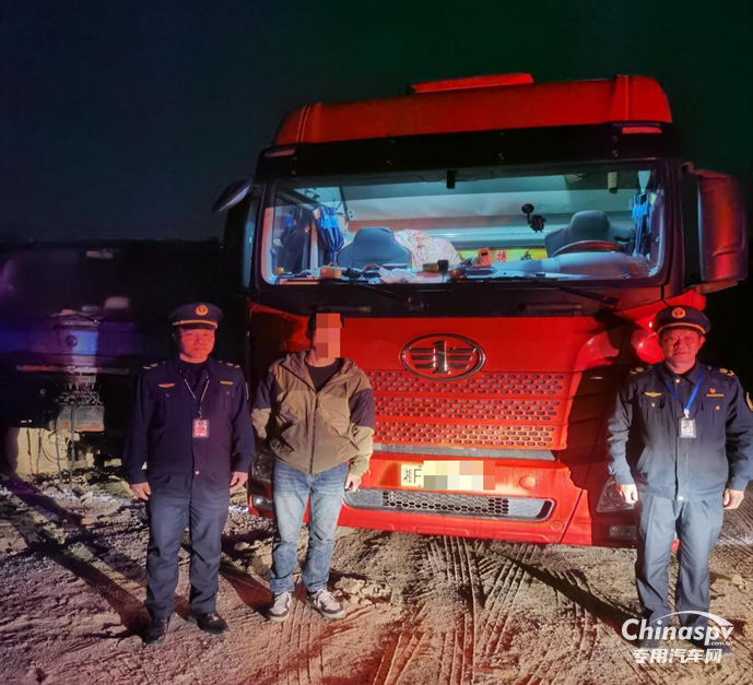 湖南查獲一非法運(yùn)輸煙花爆竹貨車(chē)面臨罰款+拘留