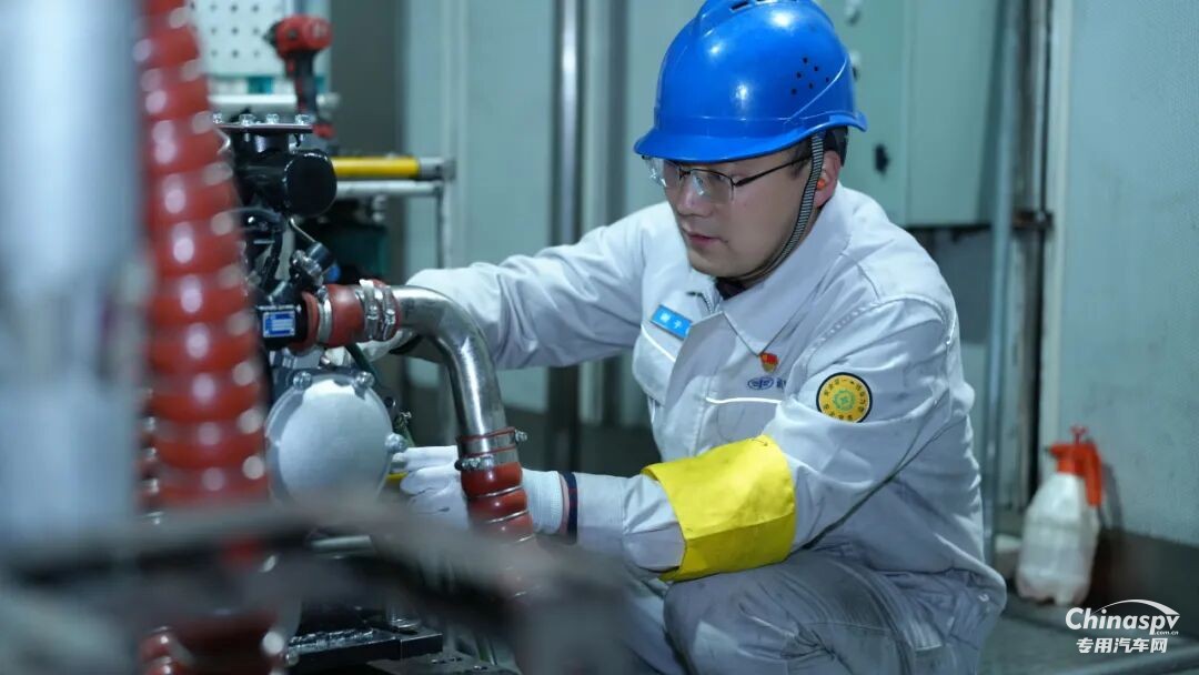 解放動(dòng)力謝子奇：一線(xiàn)淬初心 雙線(xiàn)寫(xiě)擔(dān)當(dāng)