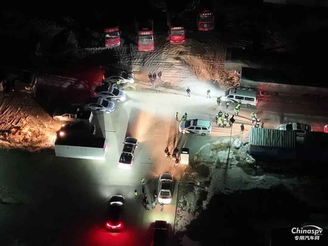 內(nèi)蒙古端掉一非法存儲轉(zhuǎn)運?；犯C點