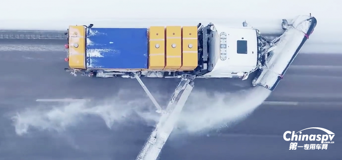 可同時進行多個車道除雪 瑞典除雪車推雪范圍寬達8.5米
