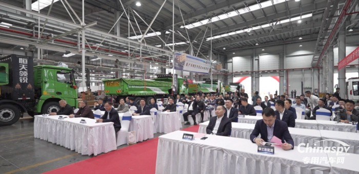 奔赴南京！130臺(tái)徐工新能源渣土車再掀零碳浪潮