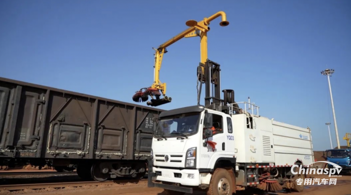 五征環(huán)保科技火車廂清掃車，火車貨廂余料清掃不用愁！