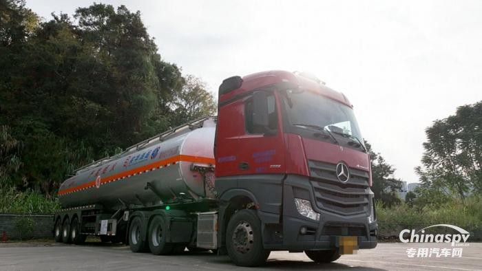 從試一試到批量采購 奔馳卡車何以得到標桿危運企業(yè)認可